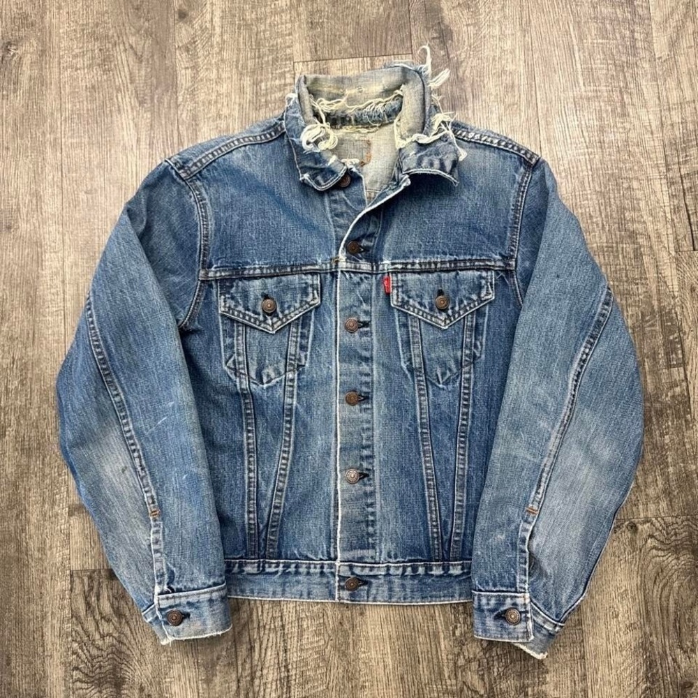 Vintage Levi's Thrashed Distressed Denim Jean Trucker Jacket S